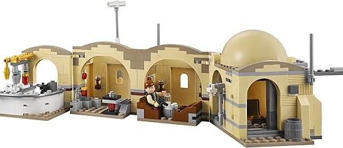 A look at the booths inside the Lego Star Wars Mos Eisley Cantina.