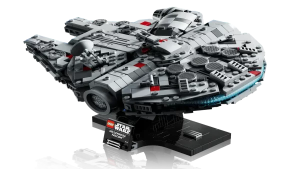 Lego Star Wars Millennium Falcon rear view