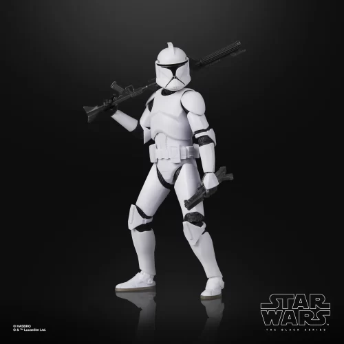 Hasbro Star Wars The Black Series Phase I Clone Trooper with blaster rifle over his shoulder