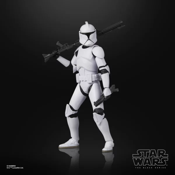 Hasbro Star Wars The Black Series Phase I Clone Trooper with blaster rifle over his shoulder