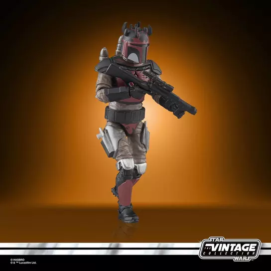 Hasbro Star Wars The Vintage Collection Mandalorian Super Commando in flight.