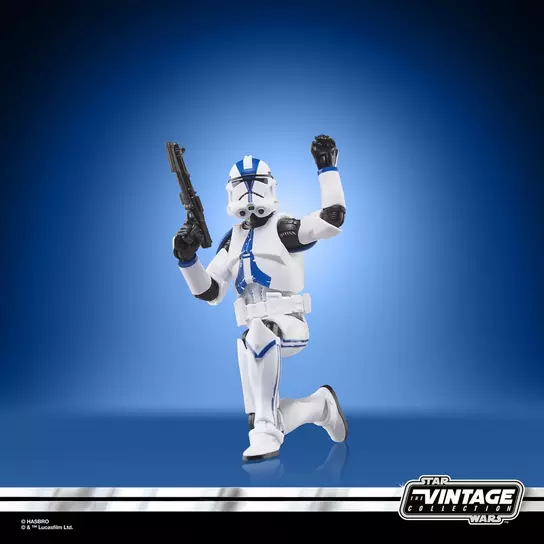 Hasbro Star Wars The Vintage Collection Clone Trooper 501st Legion kneeling.