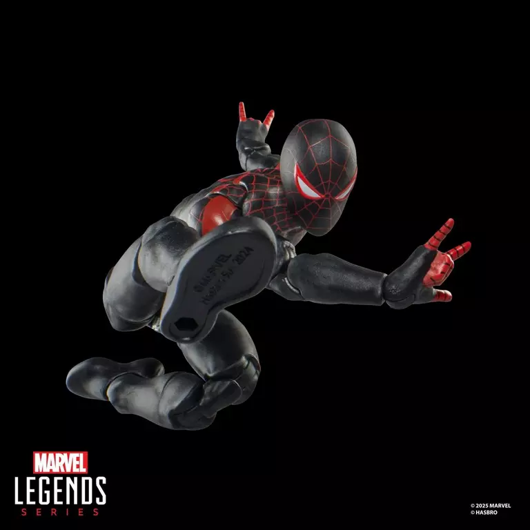 Hasbro Marvel Legends Ultimate Spider-man swinging.